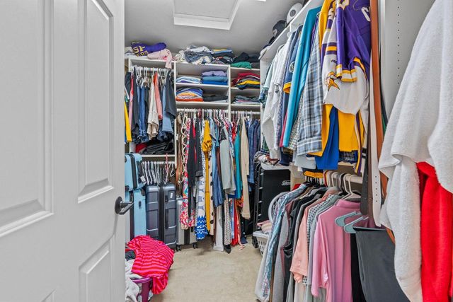 601 E CARRINGTON LANE, Appleton, WI 54913