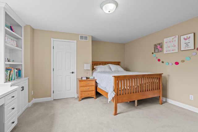 601 E CARRINGTON LANE, Appleton, WI 54913