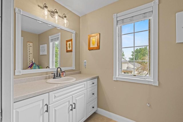 601 E CARRINGTON LANE, Appleton, WI 54913