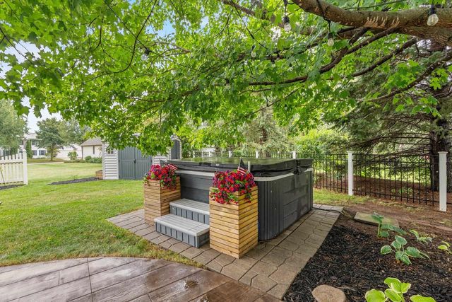 601 E CARRINGTON LANE, Appleton, WI 54913