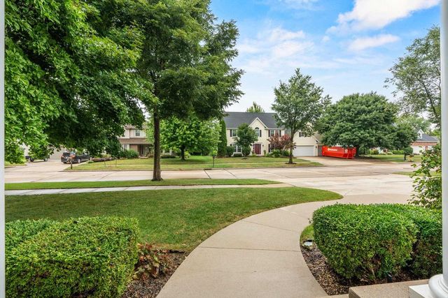 601 E CARRINGTON LANE, Appleton, WI 54913