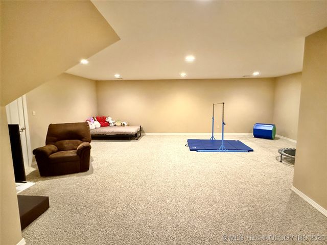 4224 S 69th West Avenue, Tulsa, OK 74107