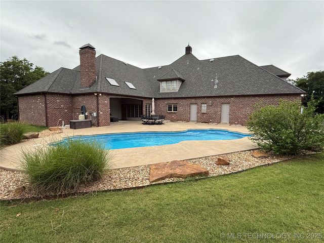 4224 S 69th West Avenue, Tulsa, OK 74107