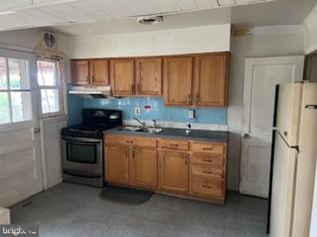 2035 INVERTON RD, Baltimore, MD 21222