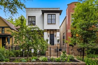 1310 W Roscoe Street, Chicago, IL 60657