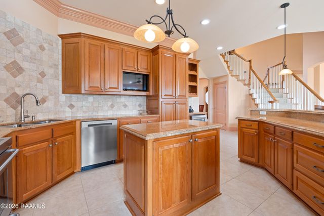 106 Augusta Drive, Broussard, LA 70518