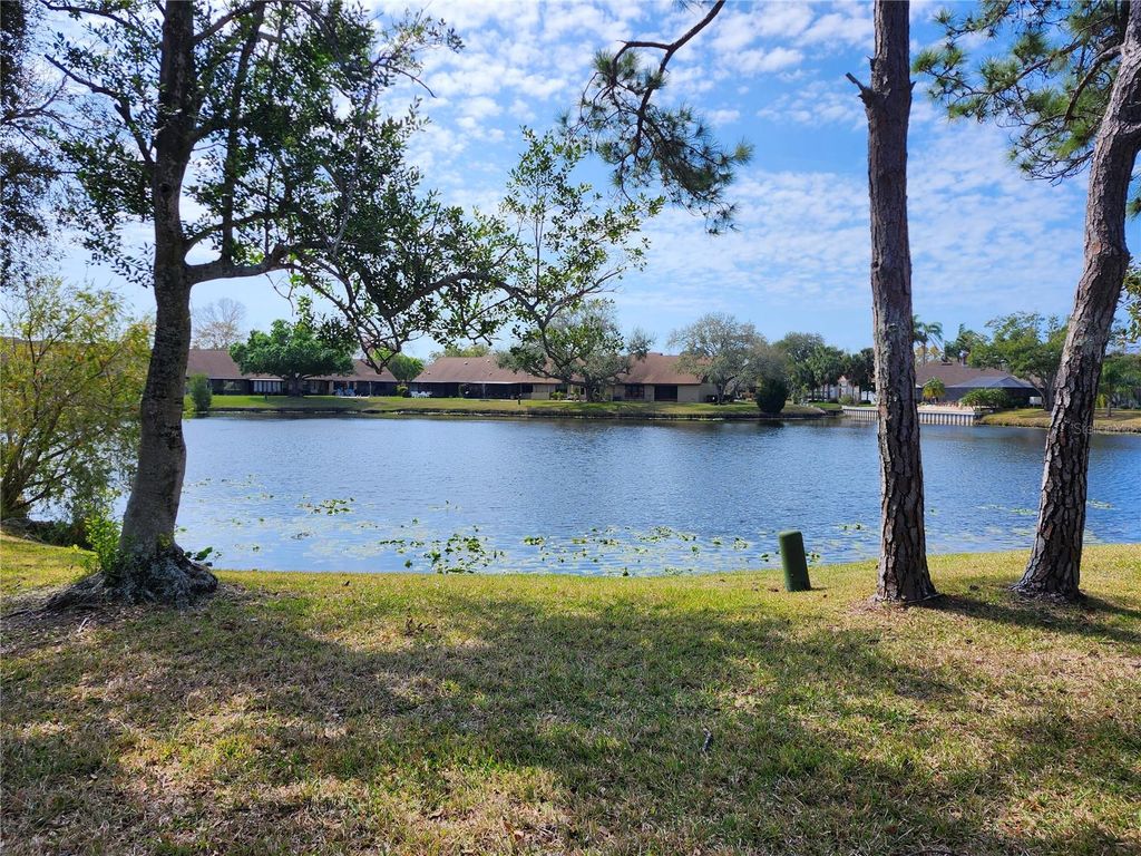 Image 2 of property listing at 9896 LAKE SEMINOLE DRIVE E, Largo, FL 33773