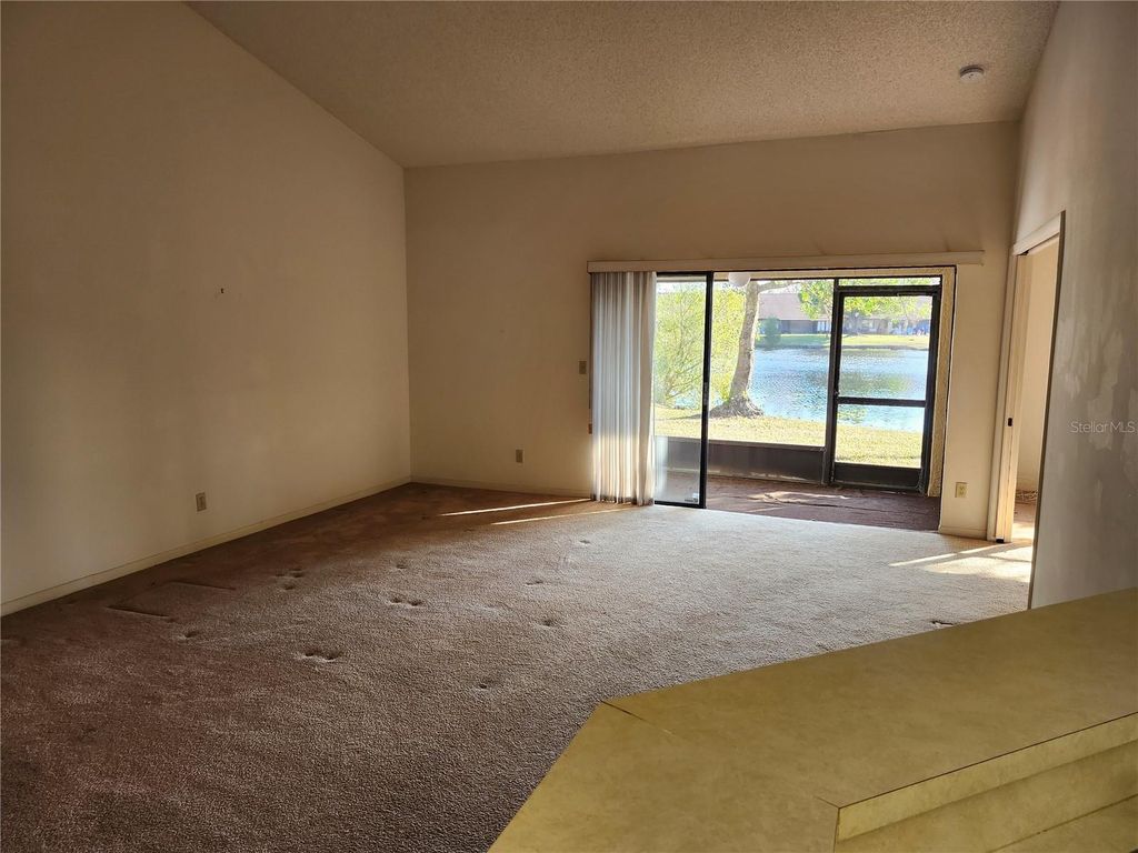 Image 14 of property listing at 9896 LAKE SEMINOLE DRIVE E, Largo, FL 33773