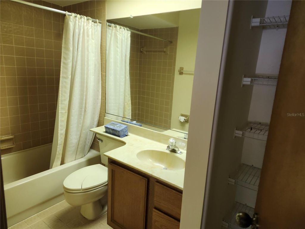 Image 15 of property listing at 9896 LAKE SEMINOLE DRIVE E, Largo, FL 33773