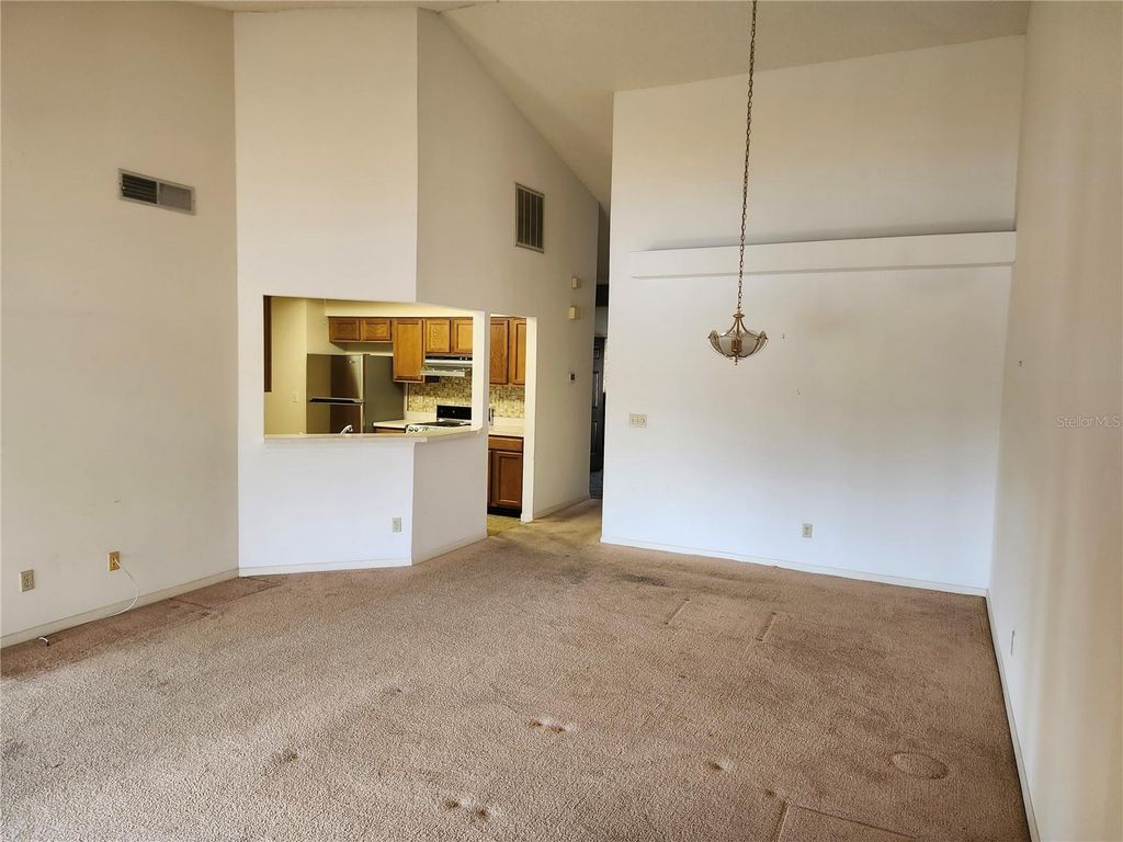 Image 18 of property listing at 9896 LAKE SEMINOLE DRIVE E, Largo, FL 33773