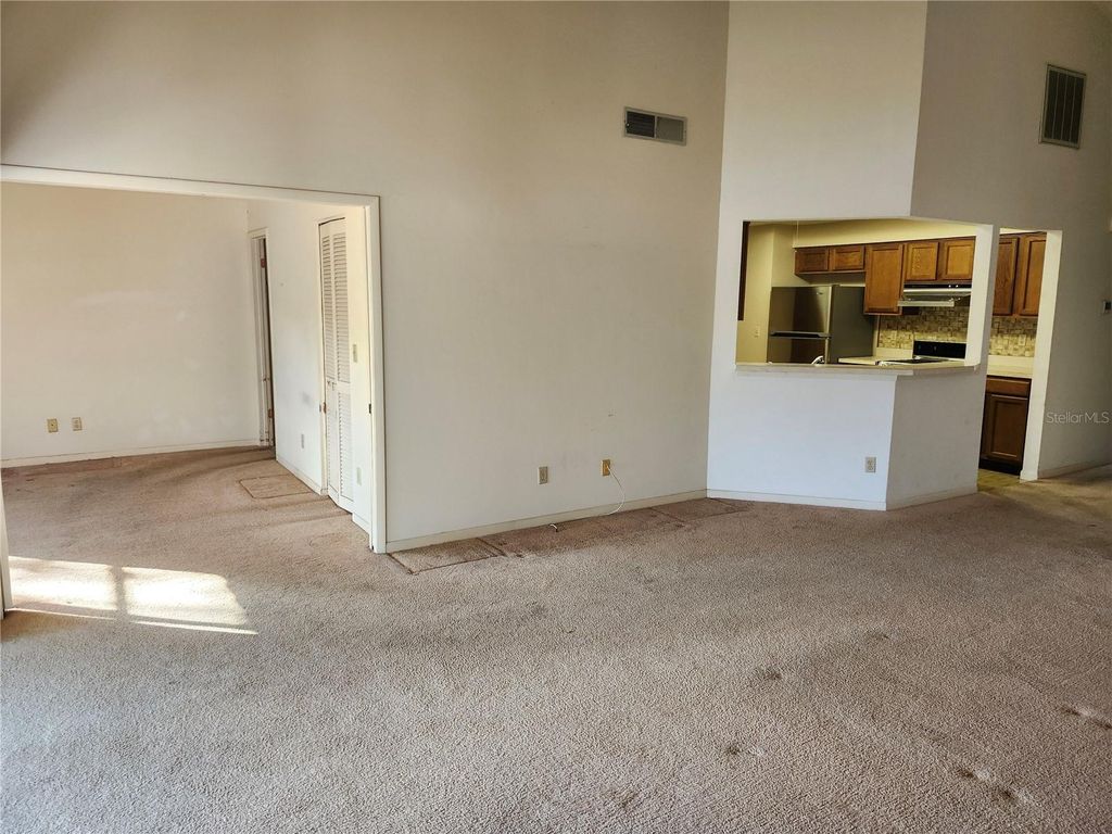 Image 19 of property listing at 9896 LAKE SEMINOLE DRIVE E, Largo, FL 33773