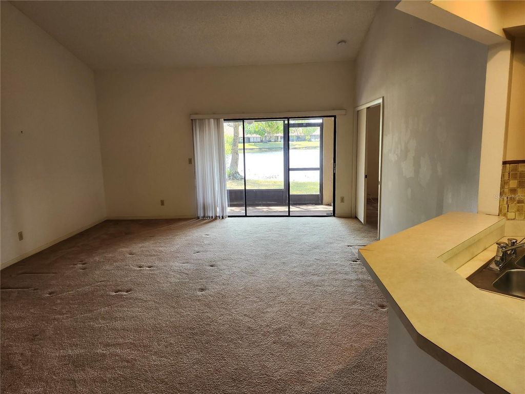 Image 24 of property listing at 9896 LAKE SEMINOLE DRIVE E, Largo, FL 33773