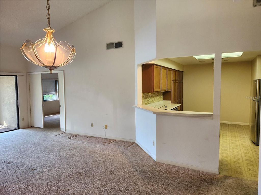 Image 26 of property listing at 9896 LAKE SEMINOLE DRIVE E, Largo, FL 33773