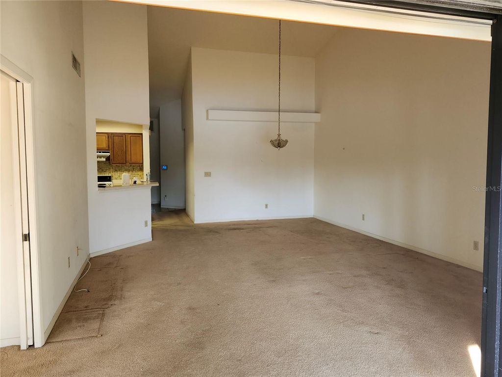 Image 8 of property listing at 9896 LAKE SEMINOLE DRIVE E, Largo, FL 33773