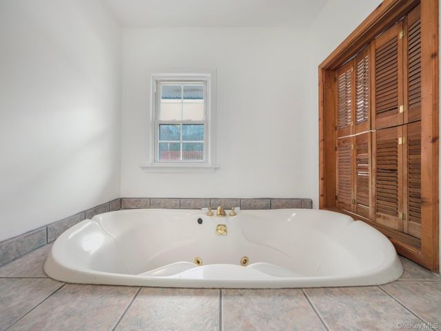 2643 State Route 209, Wurtsboro, NY 12790