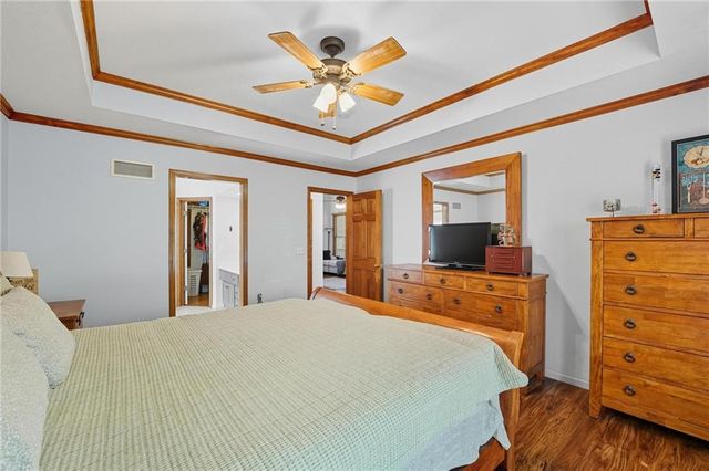 902 Aspen Drive, Smithville, MO 64089