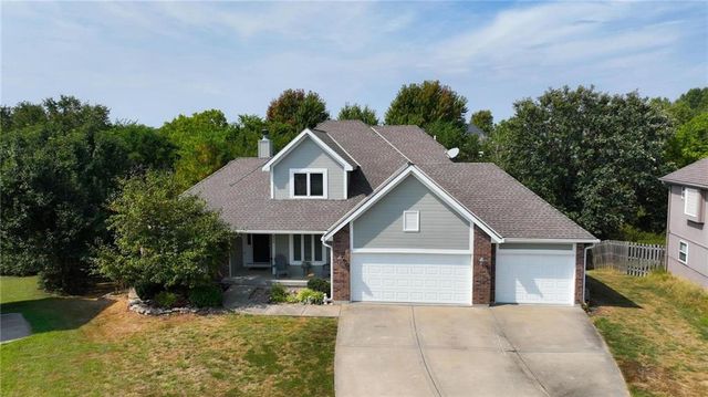 902 Aspen Drive, Smithville, MO 64089