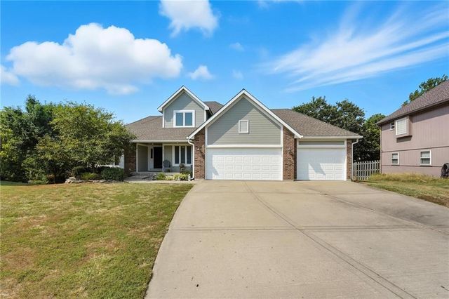 902 Aspen Drive, Smithville, MO 64089