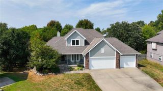 902 Aspen Drive, Smithville, MO 64089