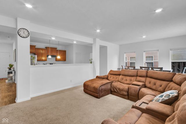 4418 Ashworth Lane, Columbus, IN 47201