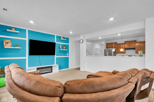 4418 Ashworth Lane, Columbus, IN 47201