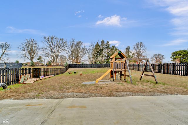 4418 Ashworth Lane, Columbus, IN 47201