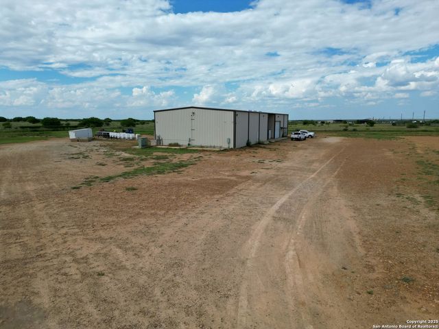13688 S I-35, Dilley, TX 78017