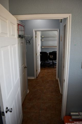 13688 S I-35, Dilley, TX 78017