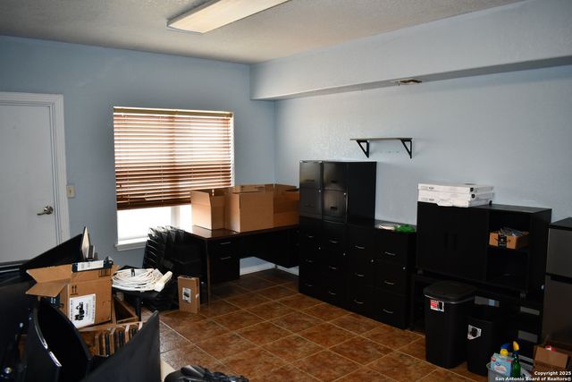 13688 S I-35, Dilley, TX 78017