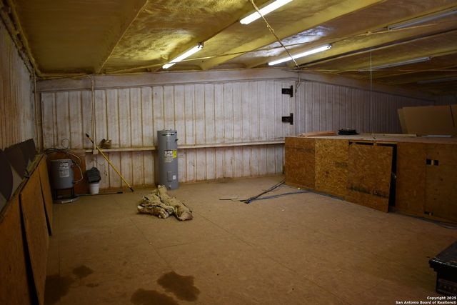 13688 S I-35, Dilley, TX 78017