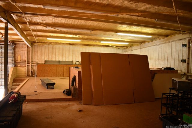 13688 S I-35, Dilley, TX 78017