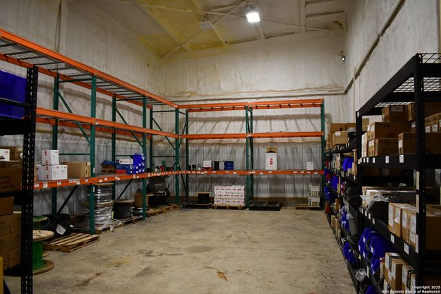 13688 S I-35, Dilley, TX 78017