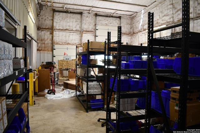 13688 S I-35, Dilley, TX 78017