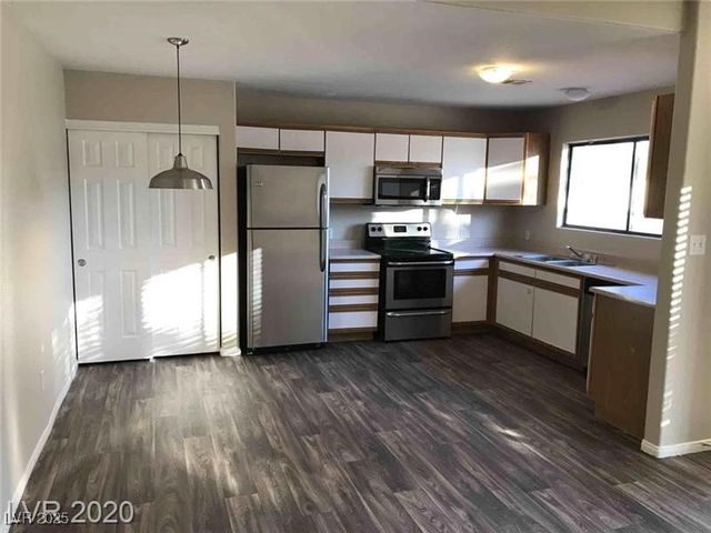 2120 McMurray Drive 6, Pahrump, NV 89060