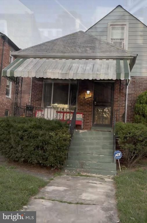 6417 3RD ST NW, Washington, DC 20012