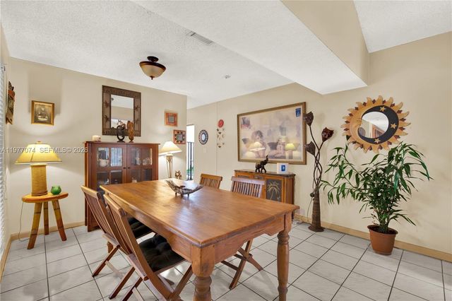 10528 SW 118th Pl, Miami, FL 33186