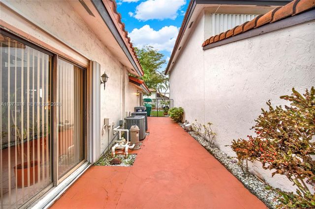 10528 SW 118th Pl, Miami, FL 33186