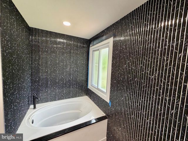 4 BLACK PINE LN, Lumberton, NJ 08048