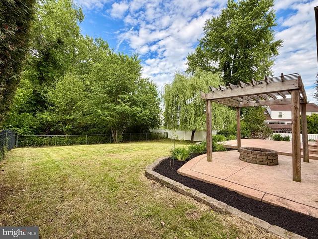 4 BLACK PINE LN, Lumberton, NJ 08048