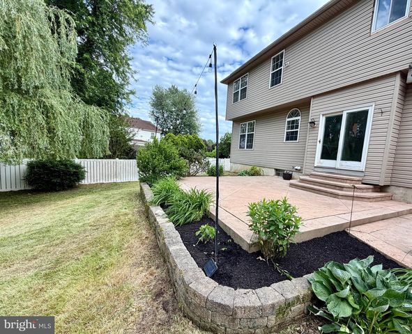 4 BLACK PINE LN, Lumberton, NJ 08048