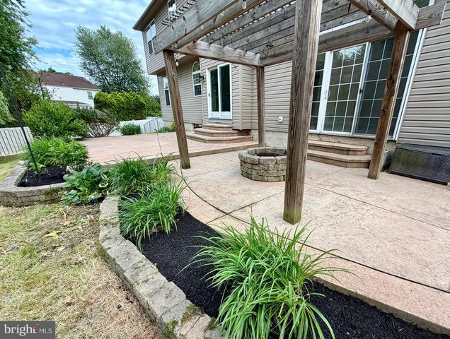 4 BLACK PINE LN, Lumberton, NJ 08048