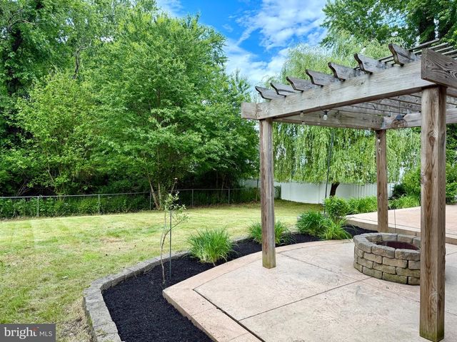 4 BLACK PINE LN, Lumberton, NJ 08048