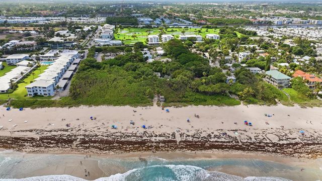 7 Belair Drive, Boynton Beach, FL 33435