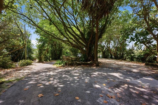 7 Belair Drive, Boynton Beach, FL 33435