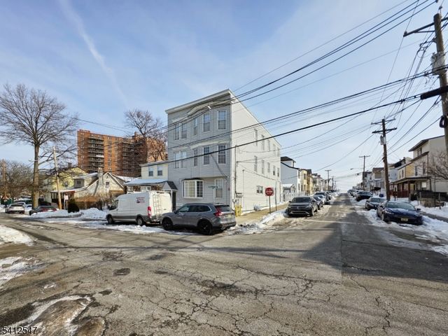 80 Newark Ave, Paterson City, NJ 07503