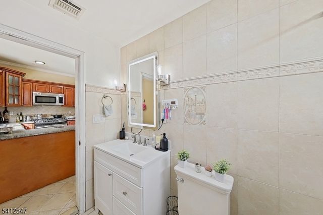 80 Newark Ave, Paterson City, NJ 07503