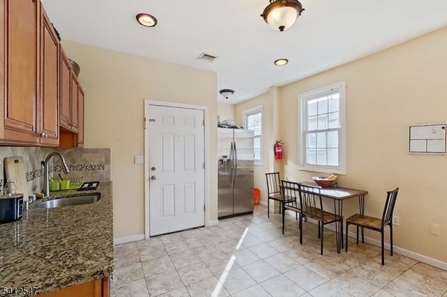 80 Newark Ave, Paterson City, NJ 07503