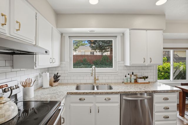 11865 S MAPLE RIDGE RD, Sandy, UT 84094