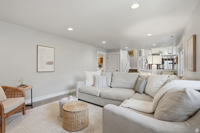 11865 S MAPLE RIDGE RD, Sandy, UT 84094