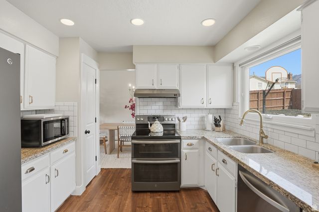 11865 S MAPLE RIDGE RD, Sandy, UT 84094